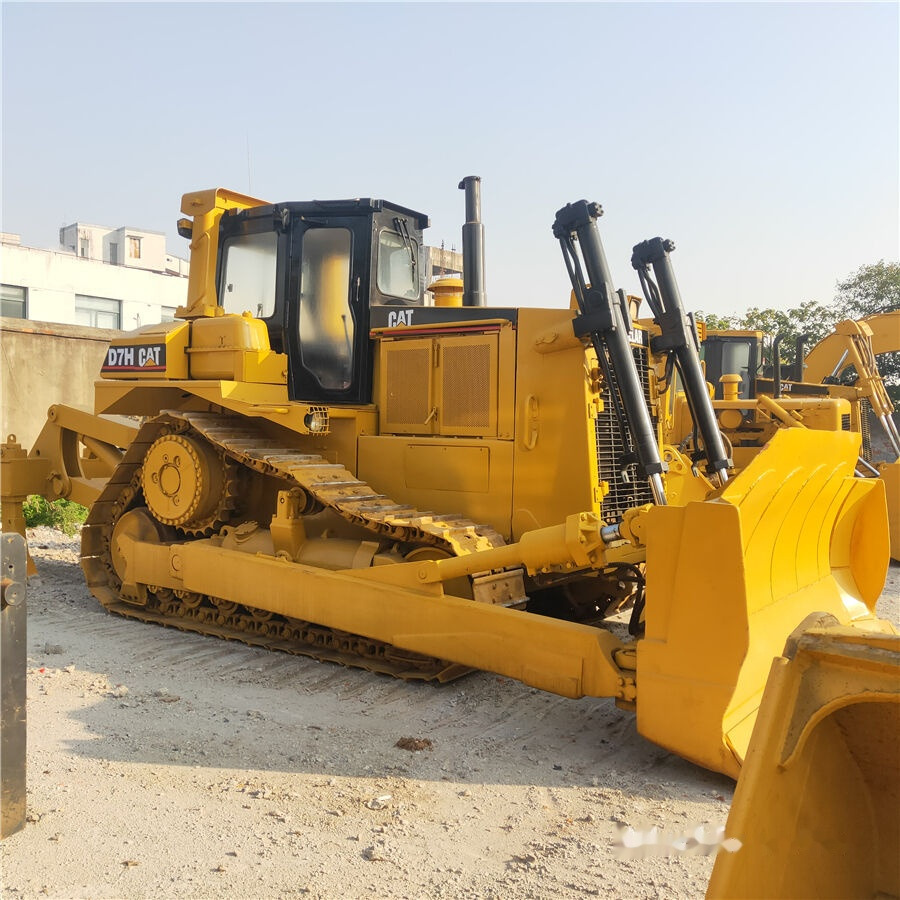 Caterpillar D7H - Bulldozer: photos 1 Caterpillar D7H - Bulldozer: photos 1