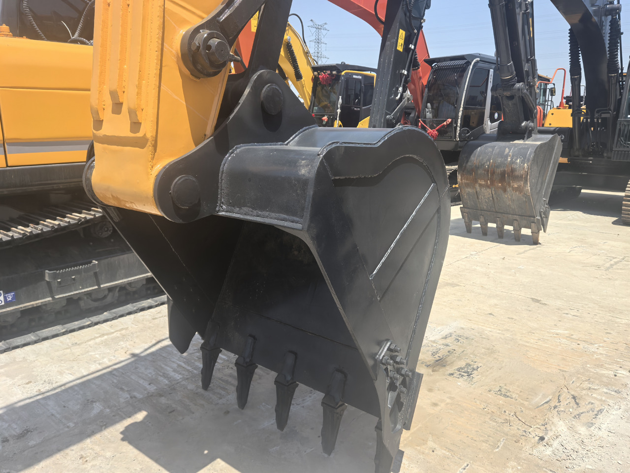 Hyundai R305LC-9T - Pelle sur chenille: photos 4 Hyundai R305LC-9T - Pelle sur chenille: photos 4