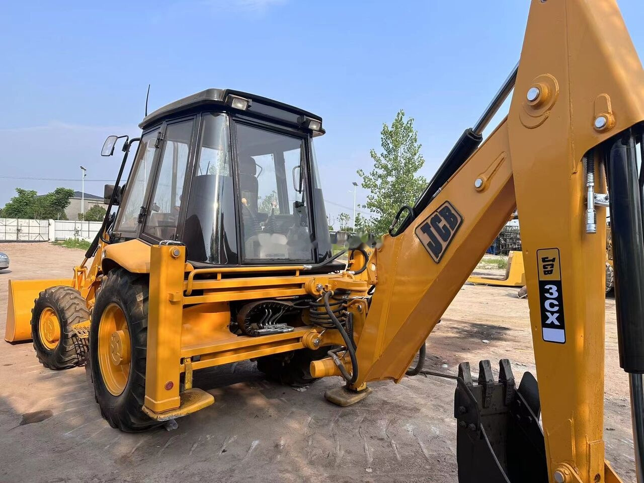 JCB 3CX - Tractopelle: photos 3 JCB 3CX - Tractopelle: photos 3