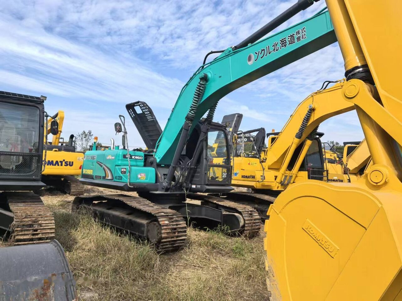 Kobelco SK200D - Pelle sur chenille: photos 4 Kobelco SK200D - Pelle sur chenille: photos 4