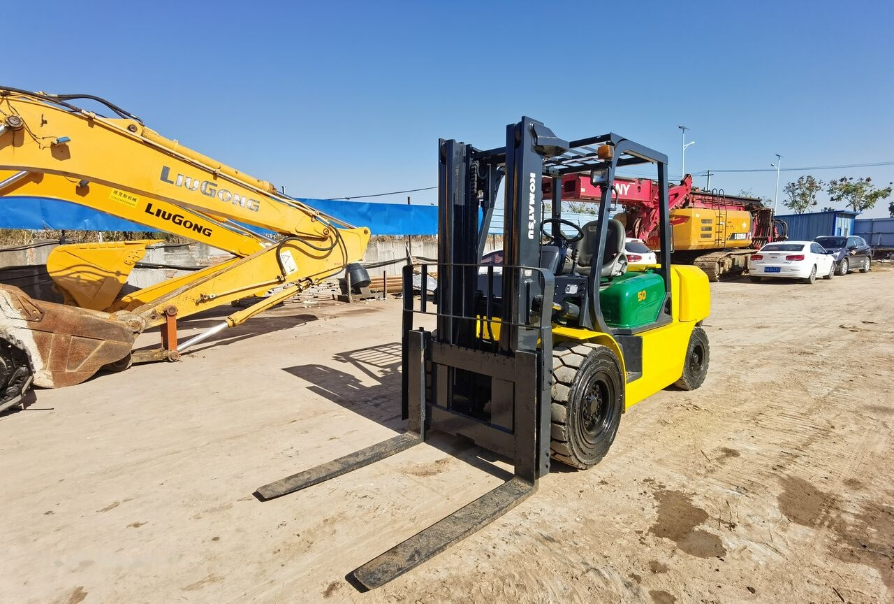 Komatsu FD50 - Chariot élévateur: photos 3 Komatsu FD50 - Chariot élévateur: photos 3