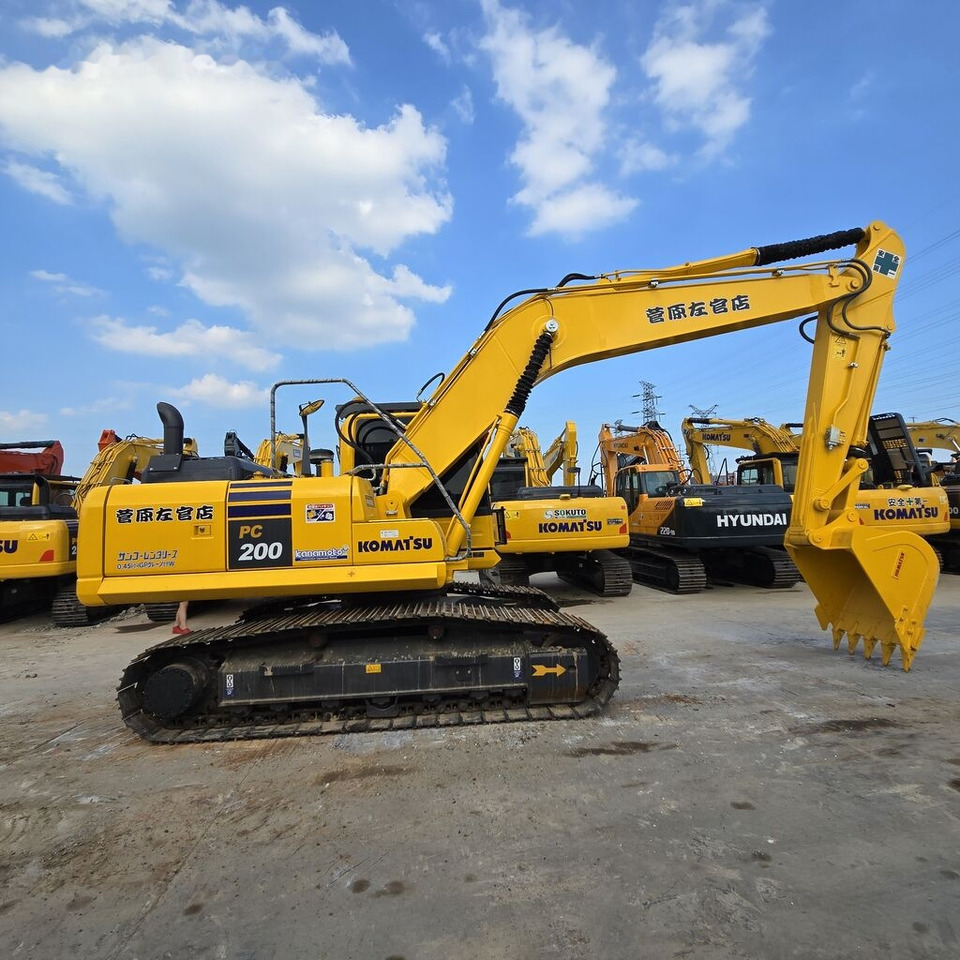 Komatsu PC200-8MO - Pelle sur chenille: photos 5 Komatsu PC200-8MO - Pelle sur chenille: photos 5
