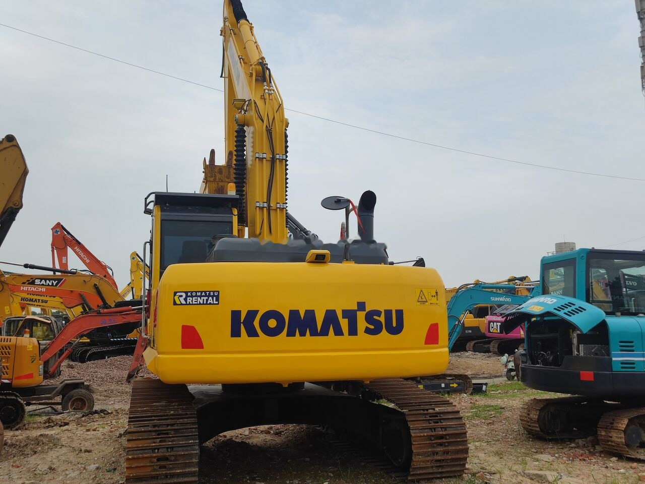 Komatsu PC240LC - Pelle sur chenille: photos 4 Komatsu PC240LC - Pelle sur chenille: photos 4