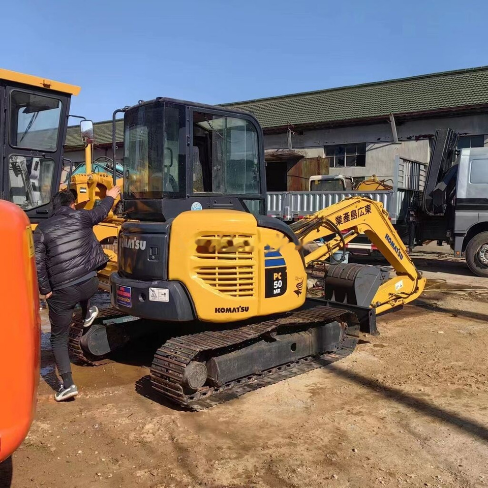 Komatsu PC50MR-2 - Mini pelle: photos 5 Komatsu PC50MR-2 - Mini pelle: photos 5