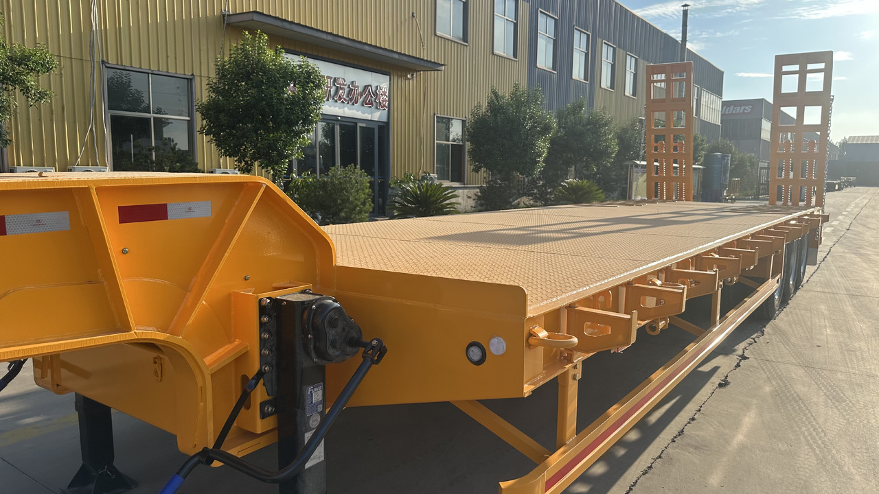 New low bed with hydraulic ladder - Semi-remorque plateau: photos 4 New low bed with hydraulic ladder - Semi-remorque plateau: photos 4