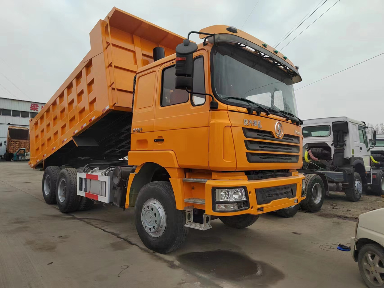 SHACMAN F3000 - Camion benne: photos 3 SHACMAN F3000 - Camion benne: photos 3