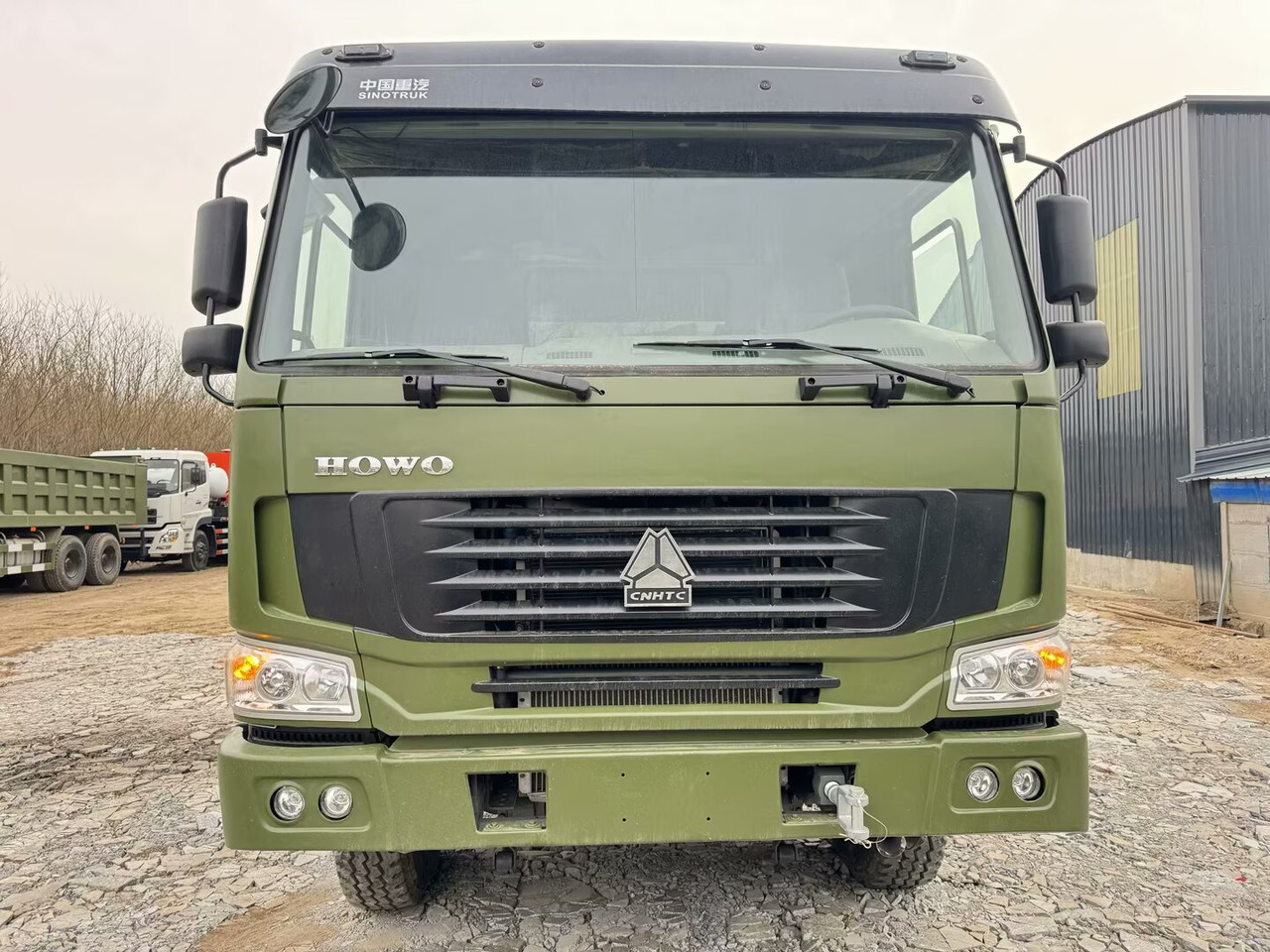 SINOTRUK HOWO 6x4 - Camion benne: photos 3 SINOTRUK HOWO 6x4 - Camion benne: photos 3
