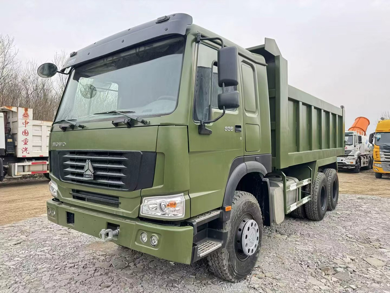 SINOTRUK HOWO 6x4 - Camion benne: photos 1 SINOTRUK HOWO 6x4 - Camion benne: photos 1