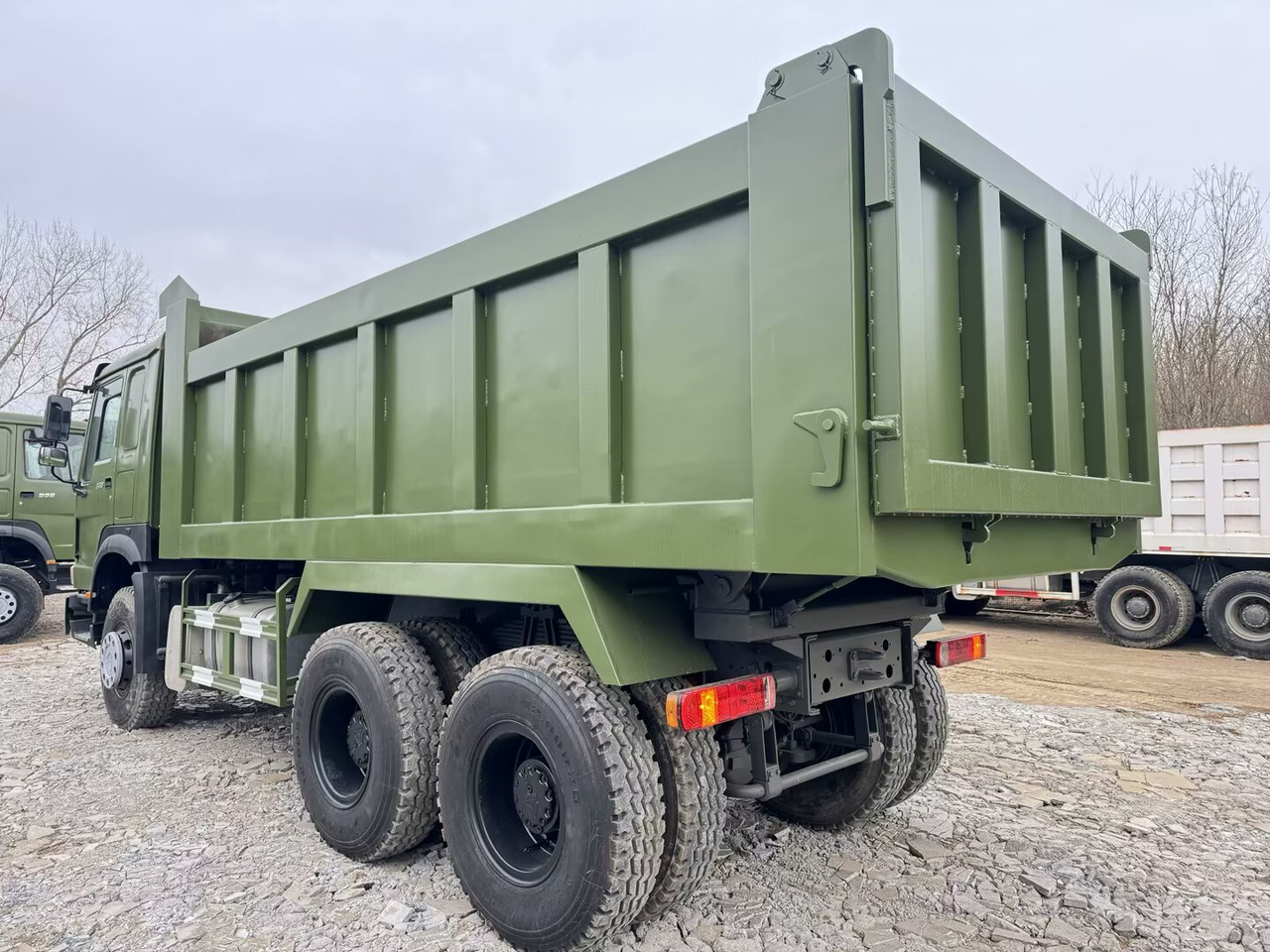 SINOTRUK HOWO 6x4 - Camion benne: photos 2 SINOTRUK HOWO 6x4 - Camion benne: photos 2