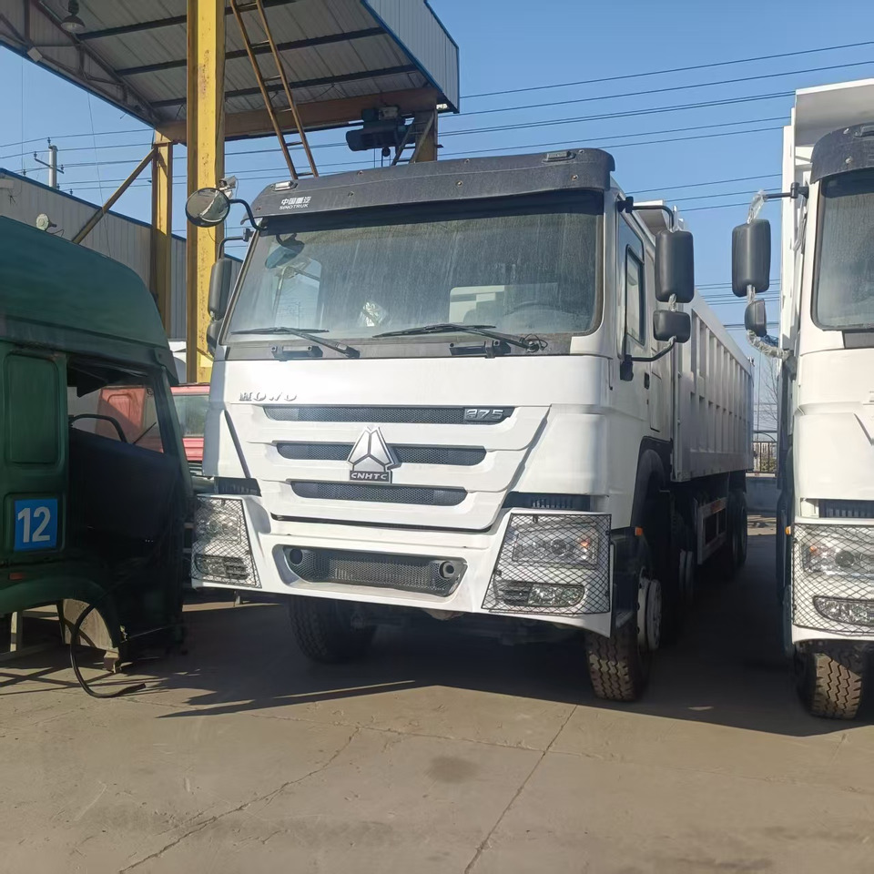 SINOTRUK HOWO 8x4 - Camion benne: photos 2 SINOTRUK HOWO 8x4 - Camion benne: photos 2