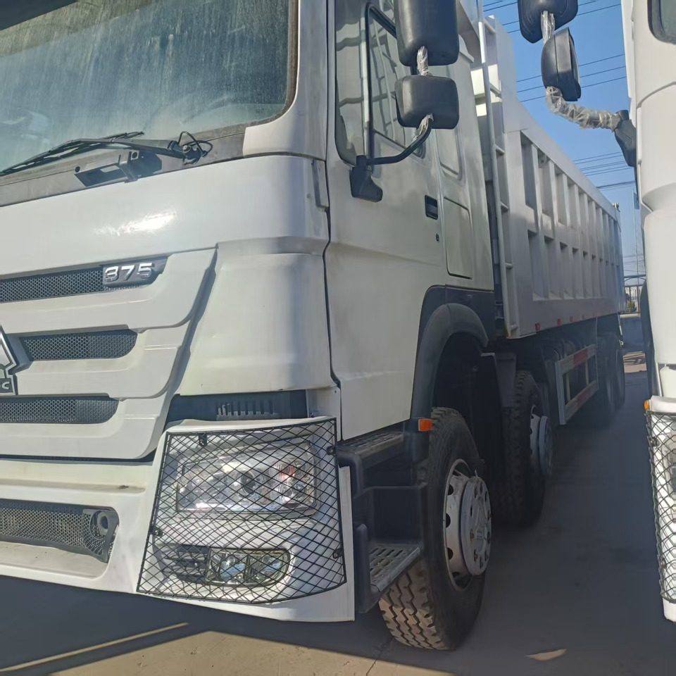 SINOTRUK HOWO 8x4 - Camion benne: photos 4 SINOTRUK HOWO 8x4 - Camion benne: photos 4