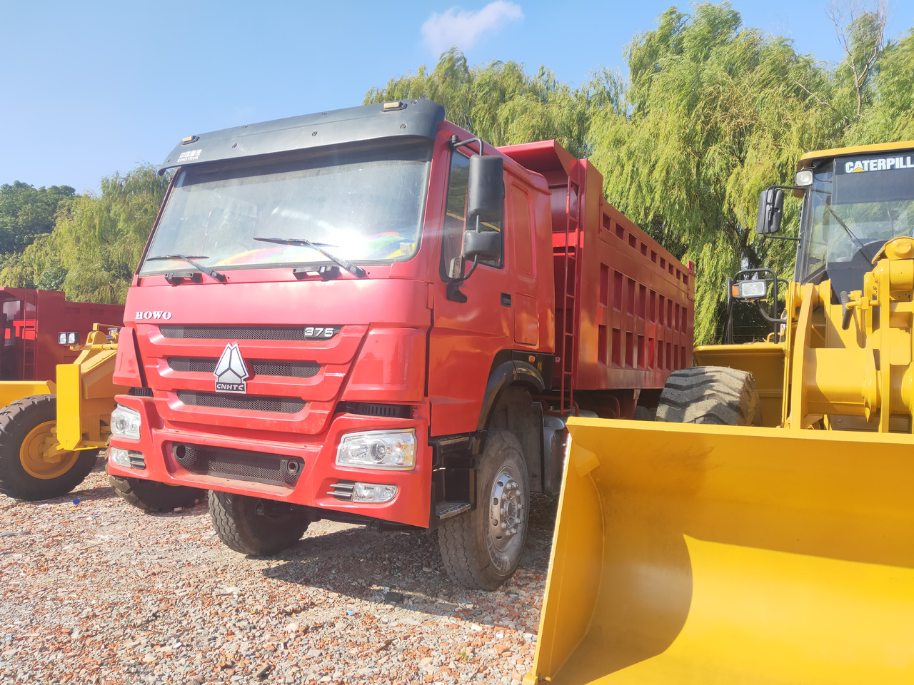 SINOTRUK HOWO - Camion benne: photos 3 SINOTRUK HOWO - Camion benne: photos 3