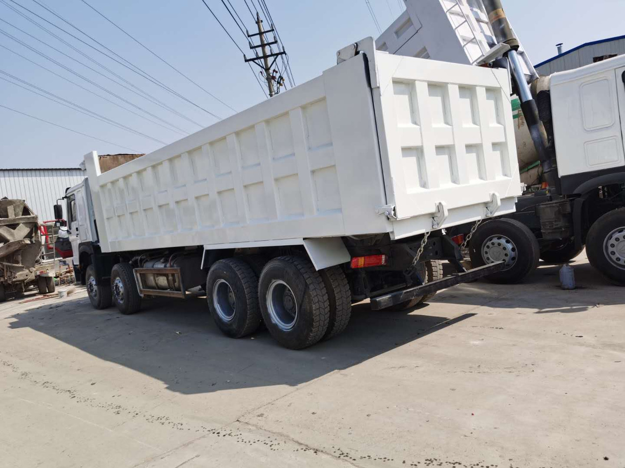 SINOTRUK HOWO - Camion benne: photos 3 SINOTRUK HOWO - Camion benne: photos 3