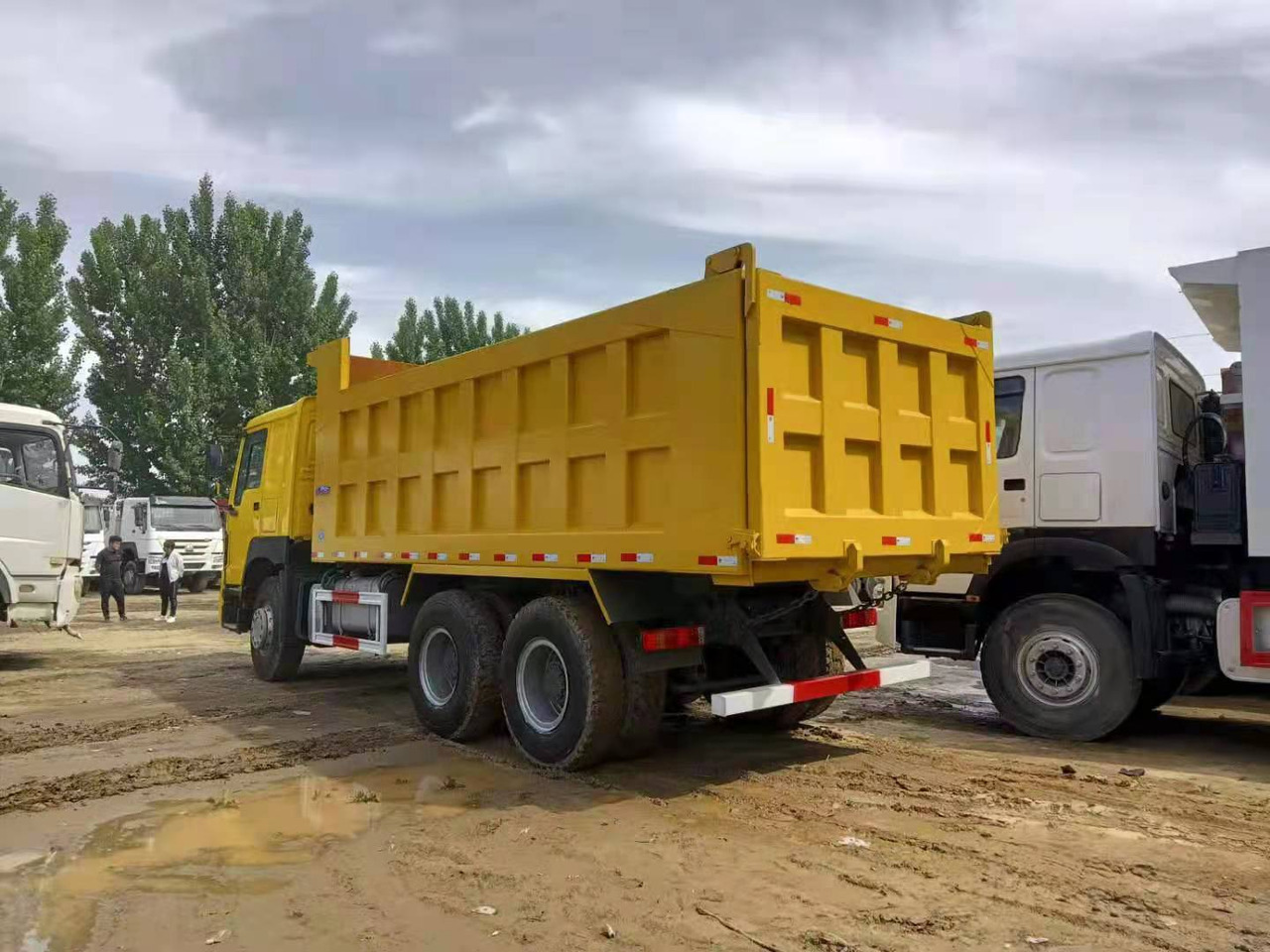 SINOTRUK HOWO - Camion benne: photos 4 SINOTRUK HOWO - Camion benne: photos 4