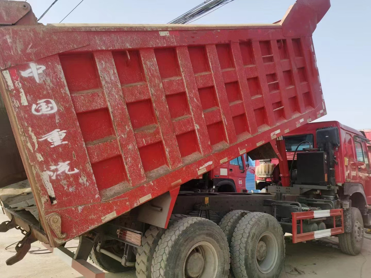 SINOTRUK HOWO - Camion benne: photos 2 SINOTRUK HOWO - Camion benne: photos 2