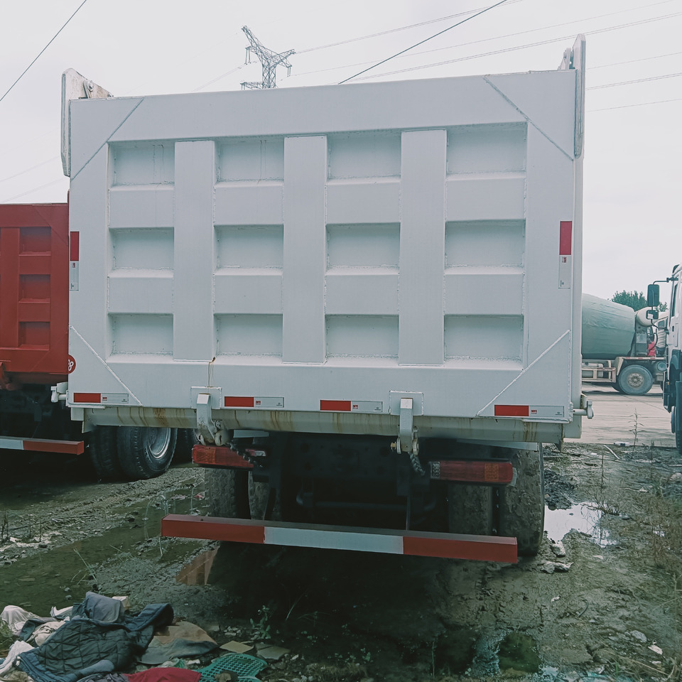 Camion benne SINOTRUK HOWO: photos 8