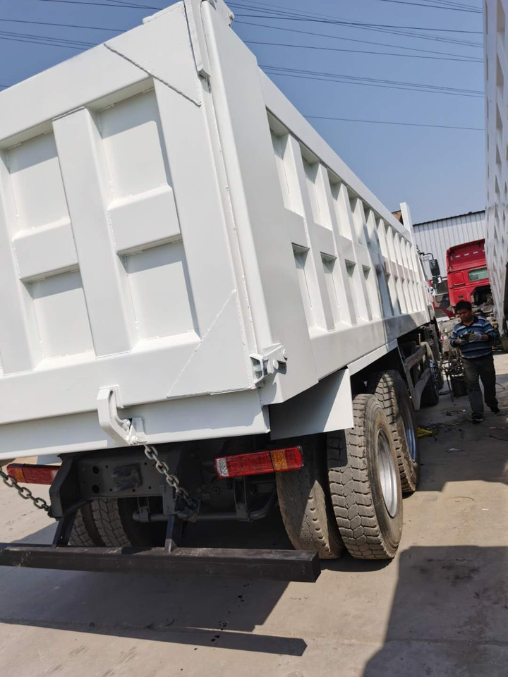 SINOTRUK HOWO - Camion benne: photos 4 SINOTRUK HOWO - Camion benne: photos 4