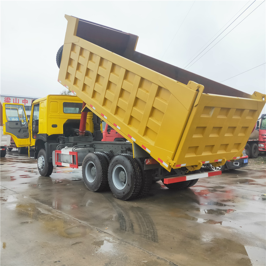 Camion benne SINOTRUK HOWO: photos 9