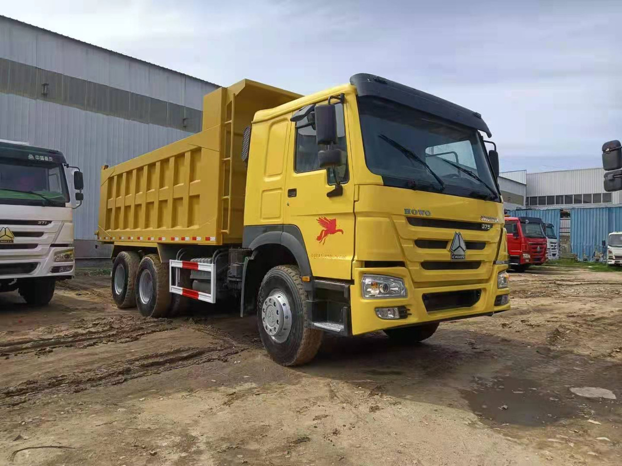 SINOTRUK HOWO - Camion benne: photos 5 SINOTRUK HOWO - Camion benne: photos 5