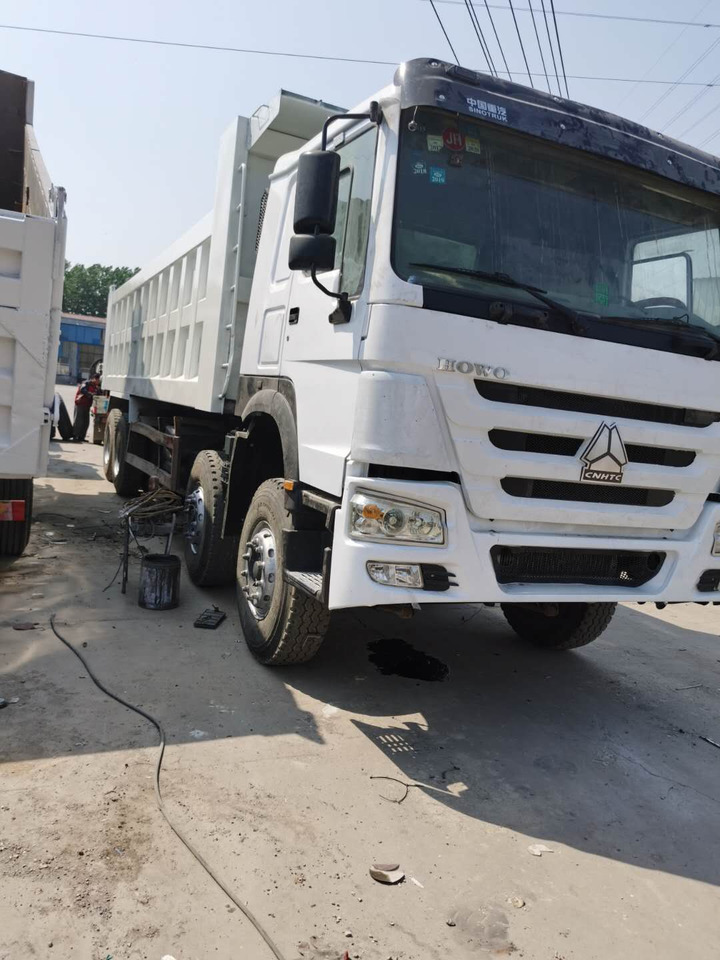 SINOTRUK HOWO - Camion benne: photos 4 SINOTRUK HOWO - Camion benne: photos 4
