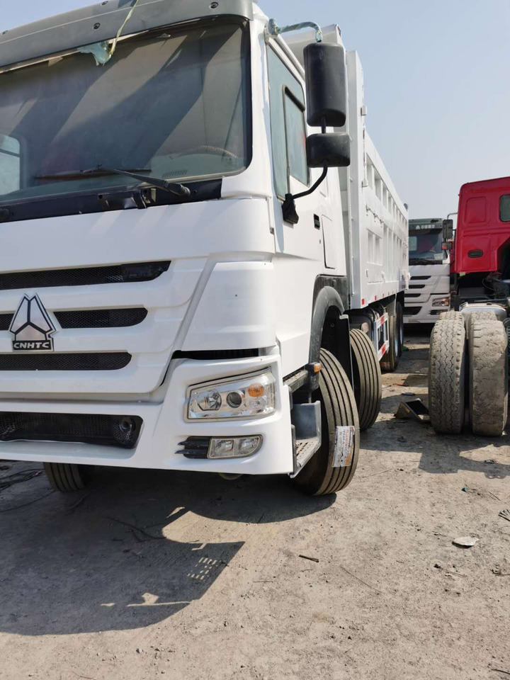 SINOTRUK HOWO - Camion benne: photos 1 SINOTRUK HOWO - Camion benne: photos 1