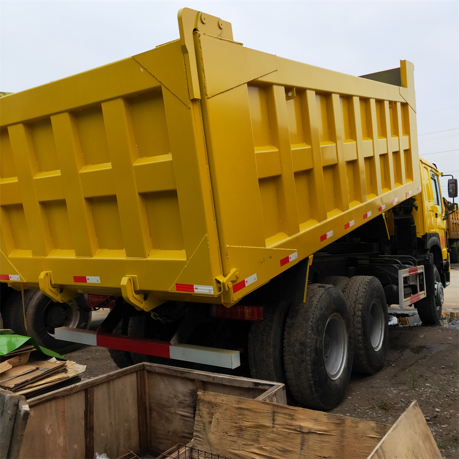 SINOTRUK HOWO - Camion benne: photos 3 SINOTRUK HOWO - Camion benne: photos 3