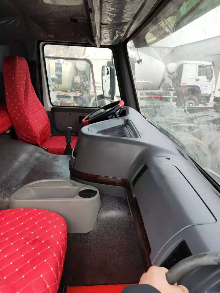 SINOTRUK HOWO - Camion benne: photos 4 SINOTRUK HOWO - Camion benne: photos 4