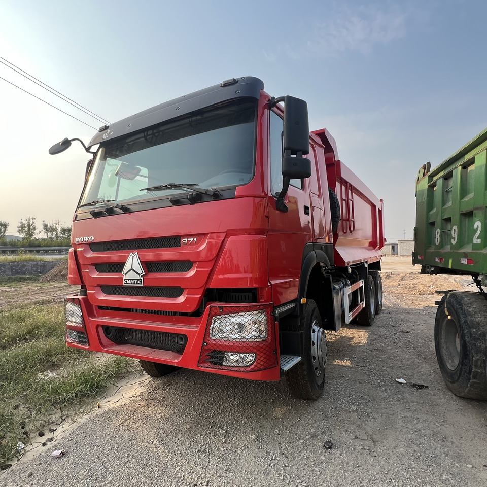 SINOTRUK HOWO - Camion fourgon: photos 4 SINOTRUK HOWO - Camion fourgon: photos 4