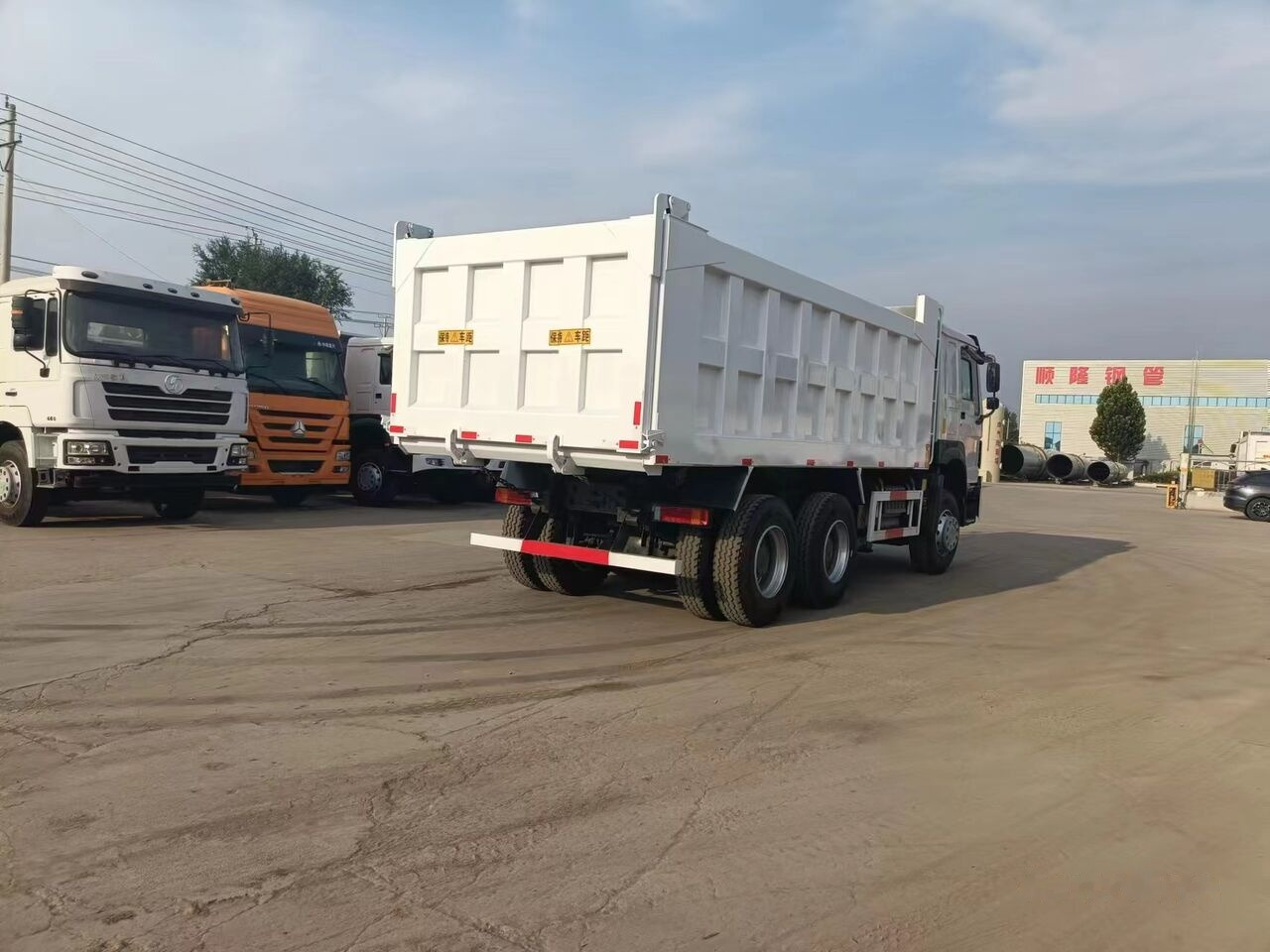Sinotruk Howo 6*4 - Camion benne: photos 2 Sinotruk Howo 6*4 - Camion benne: photos 2