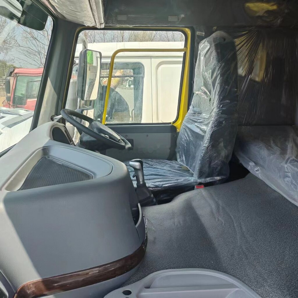 Sinotruk Howo 6*4 Right hand drive - Camion benne: photos 4 Sinotruk Howo 6*4 Right hand drive - Camion benne: photos 4