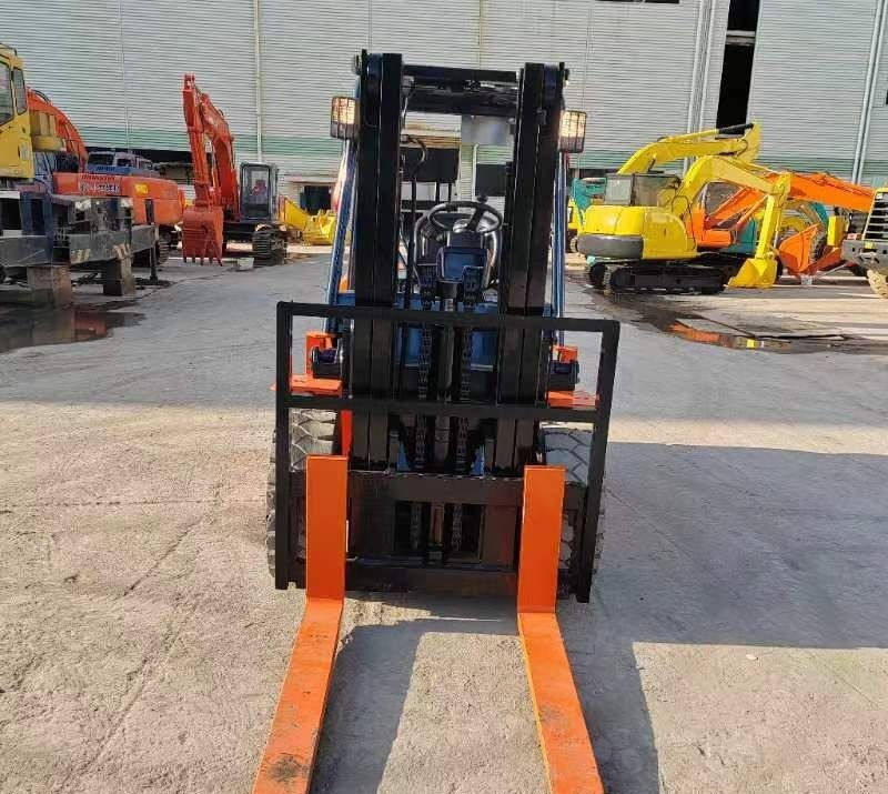 Toyota FD50 - Chariot élévateur diesel: photos 3 Toyota FD50 - Chariot élévateur diesel: photos 3