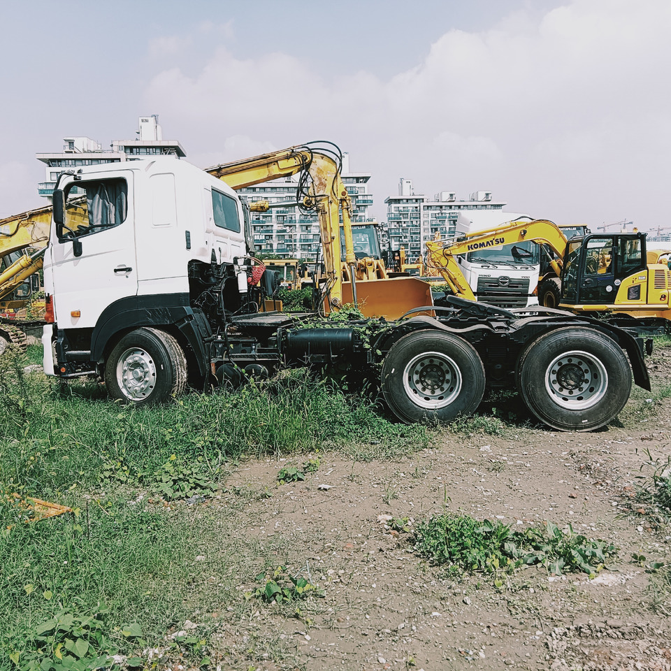 HINO 700 - Tracteur routier: photos 5 HINO 700 - Tracteur routier: photos 5