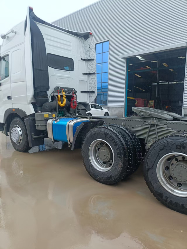 SINOTRUK HOWO A7 - Tracteur routier: photos 5 SINOTRUK HOWO A7 - Tracteur routier: photos 5