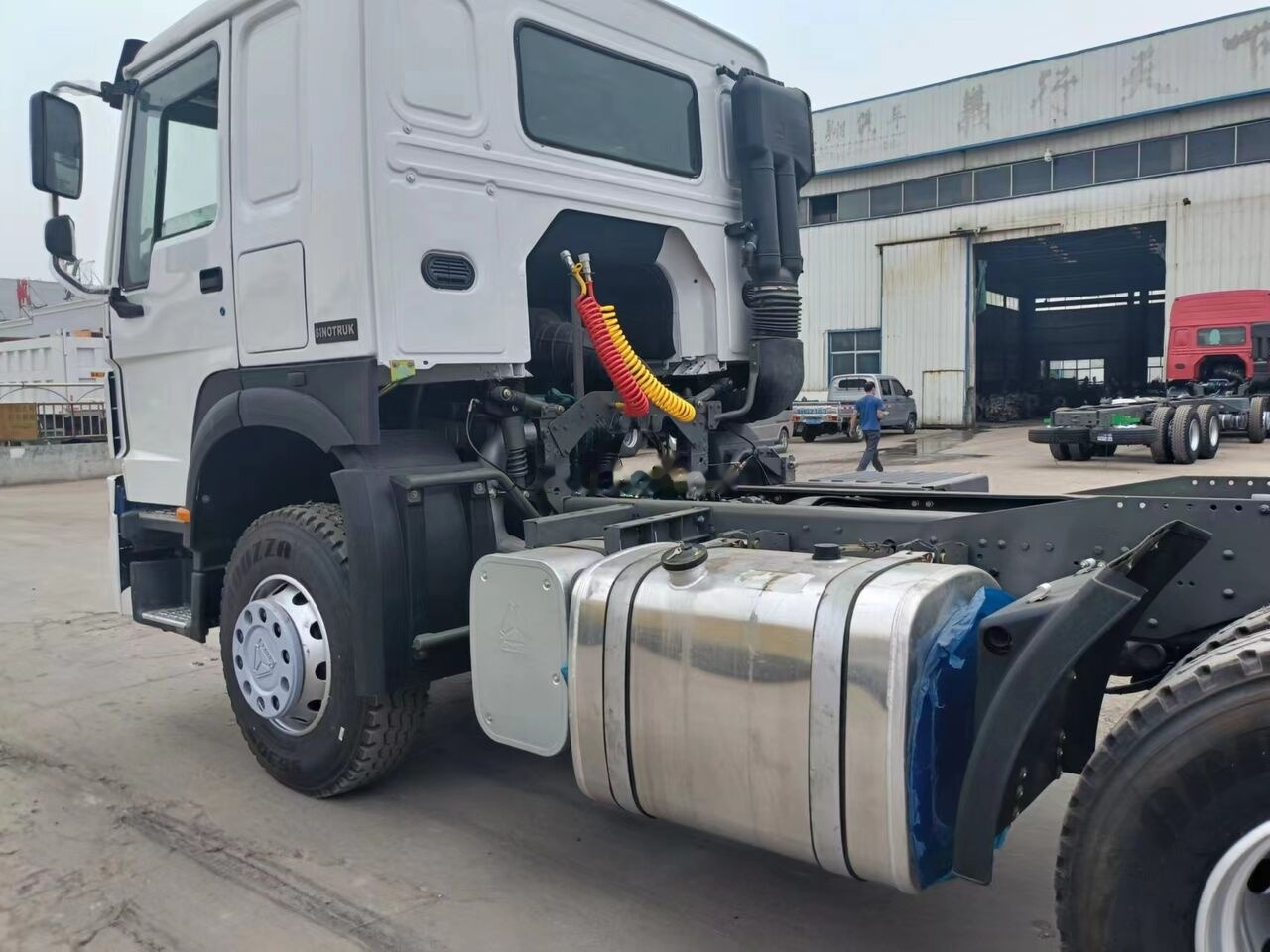 Sinotruk Howo 371 - Tracteur routier: photos 4 Sinotruk Howo 371 - Tracteur routier: photos 4