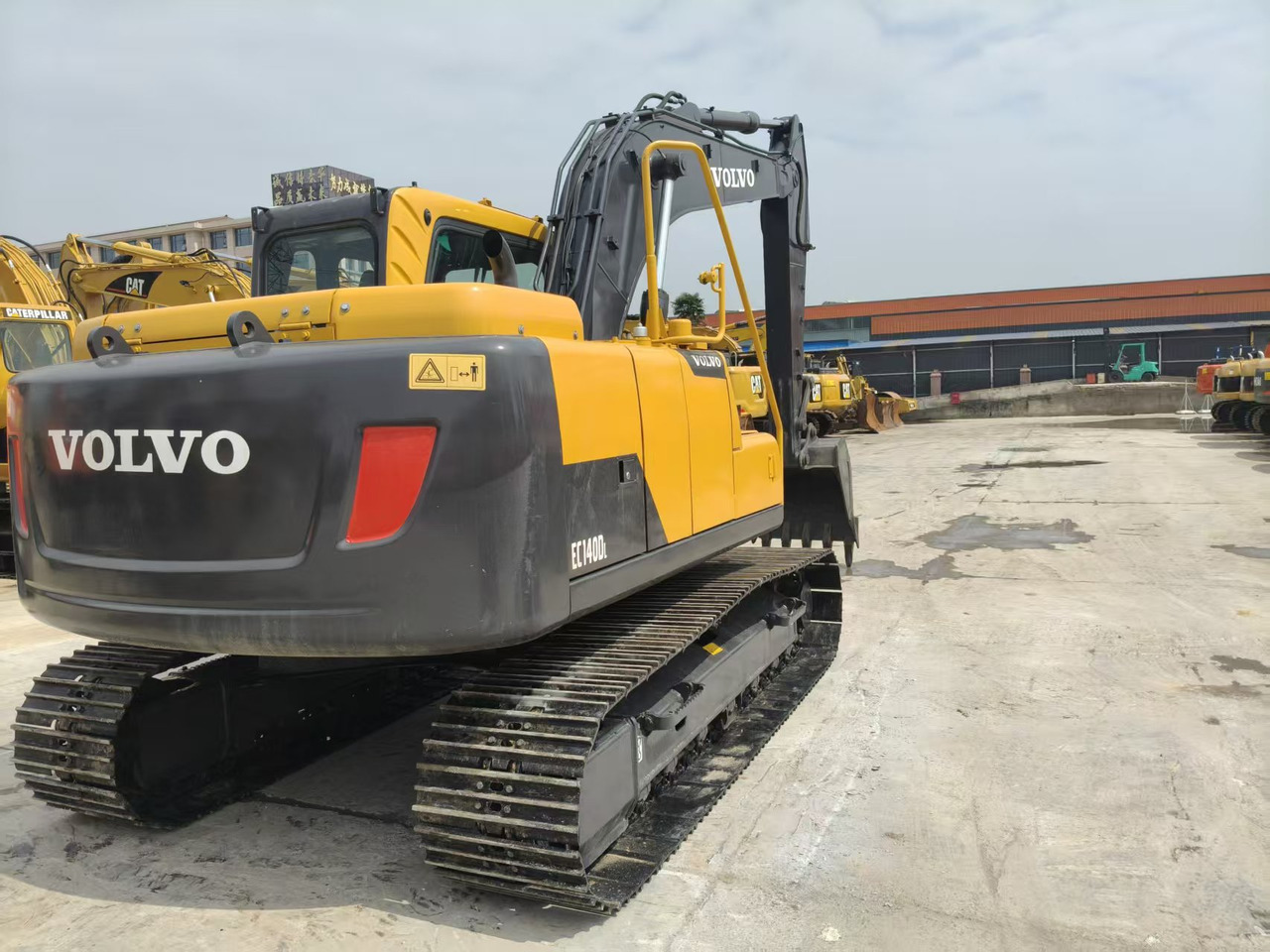 Volvo EC140DL - Pelle sur chenille: photos 3 Volvo EC140DL - Pelle sur chenille: photos 3