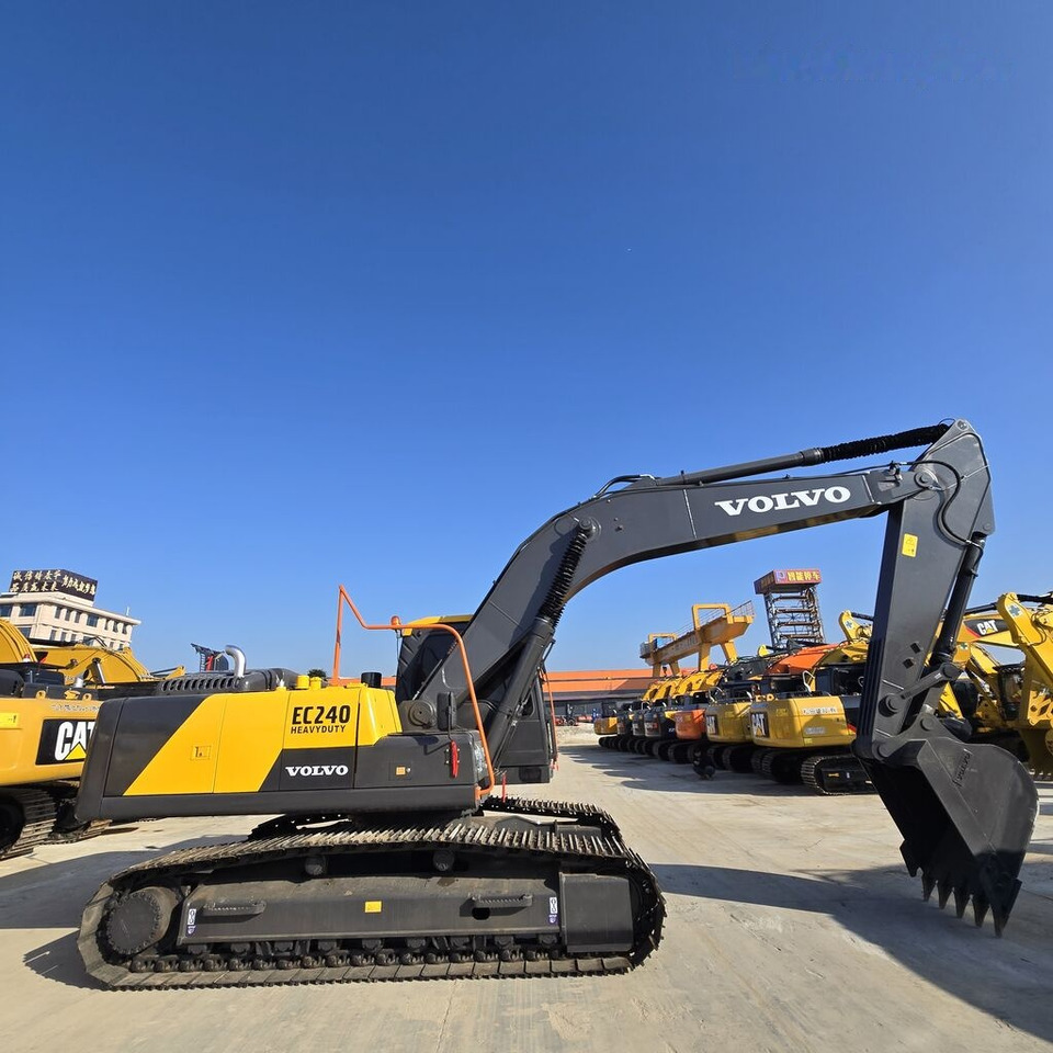 Volvo EC240 - Pelle sur chenille: photos 4 Volvo EC240 - Pelle sur chenille: photos 4