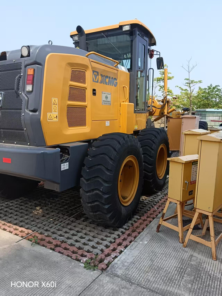 XCMG GR1653 - Niveleuse: photos 5 XCMG GR1653 - Niveleuse: photos 5