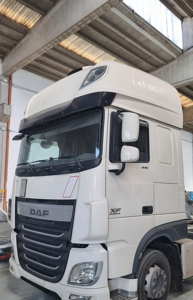 DAF XF 440 Euro 6 - Full Pneumatico - 2015 - Camion porte-conteneur/ Caisse mobile: photos 3 DAF XF 440 Euro 6 - Full Pneumatico - 2015 - Camion porte-conteneur/ Caisse mobile: photos 3