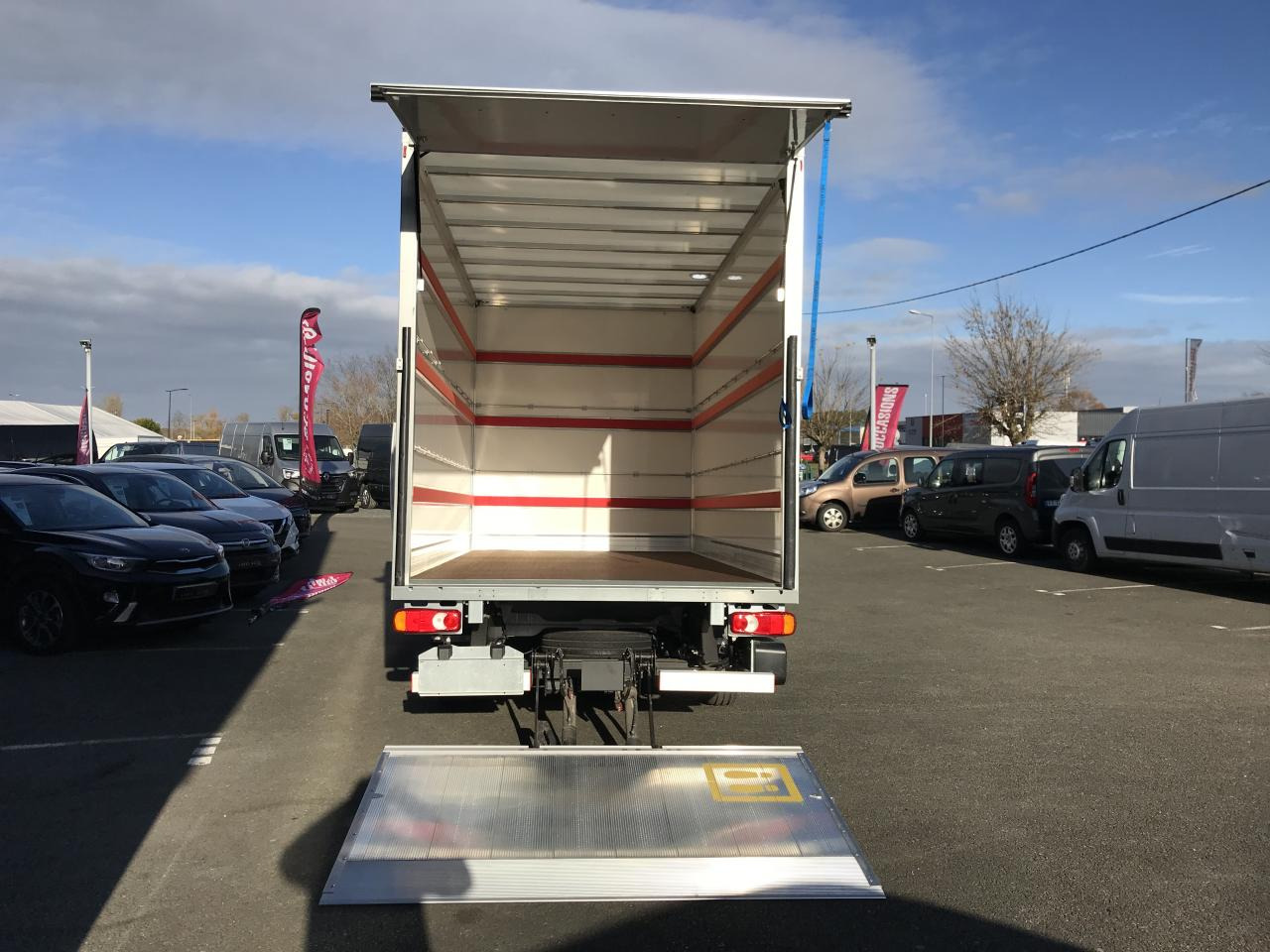 FIAT DUCATO 3T5 CAISSE + HAYON 2.3 MJT 140CH PRO LOUNGE - crédit-bail FIAT DUCATO 3T5 CAISSE + HAYON 2.3 MJT 140CH PRO LOUNGE: photos 10