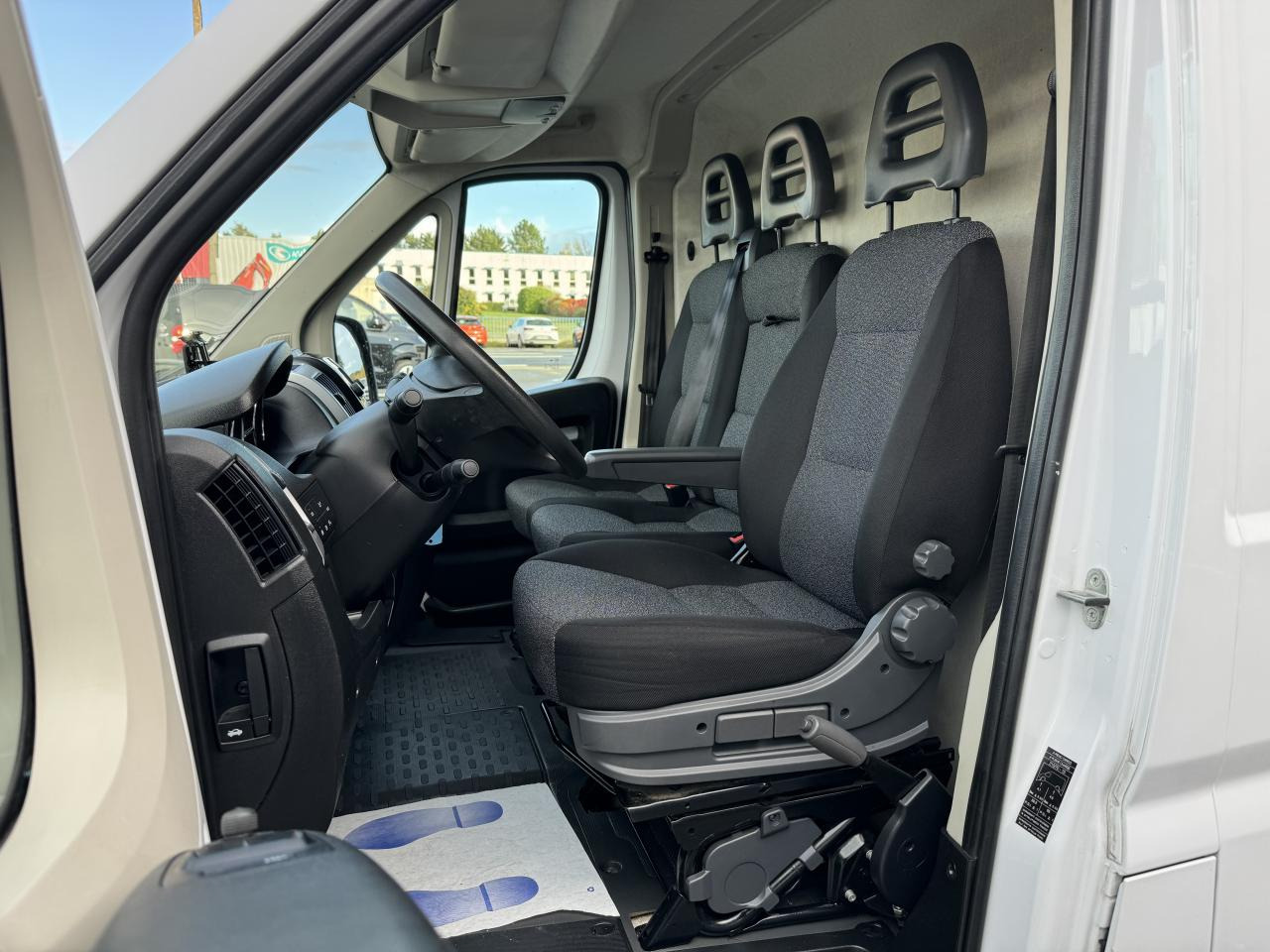 FIAT DUCATO 3T5 L3H2 2.2 HDI 140 CH BUSINESS - Fourgon utilitaire: photos 5 FIAT DUCATO 3T5 L3H2 2.2 HDI 140 CH BUSINESS - Fourgon utilitaire: photos 5