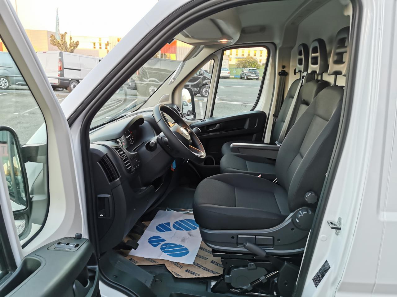 FIAT Ducato Tôlé Maxi 3.5 XL H2 2.2 - 140 S&S III FOURGON TOLE Fourgon Tôlé - Fourgon utilitaire: photos 5 FIAT Ducato Tôlé Maxi 3.5 XL H2 2.2 - 140 S&S III FOURGON TOLE Fourgon Tôlé - Fourgon utilitaire: photos 5