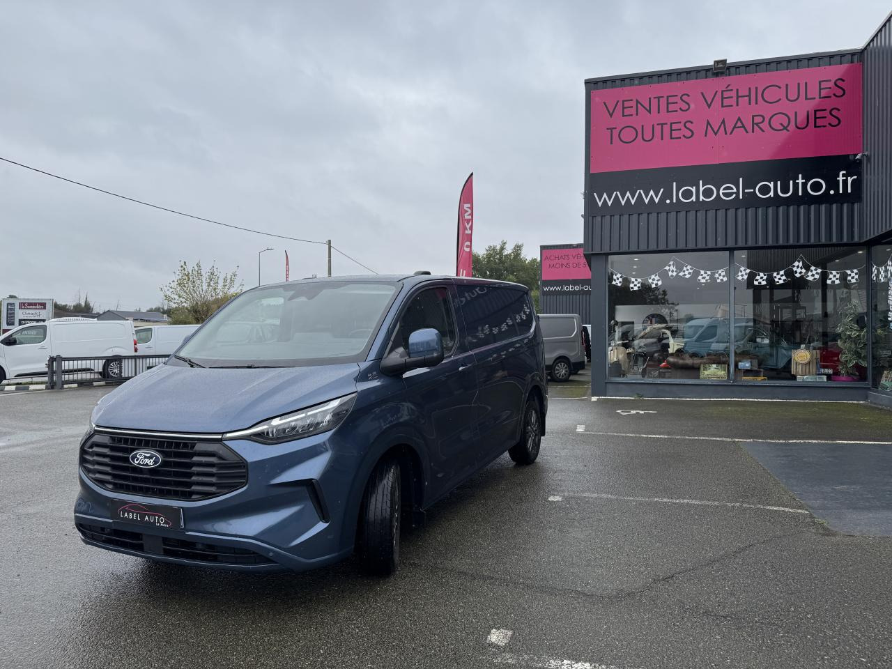 Fourgon utilitaire FORD Transit Custom 2.0 EcoBlue 170 ch BVA Fourgon 320 L1H1 Limited: photos 6