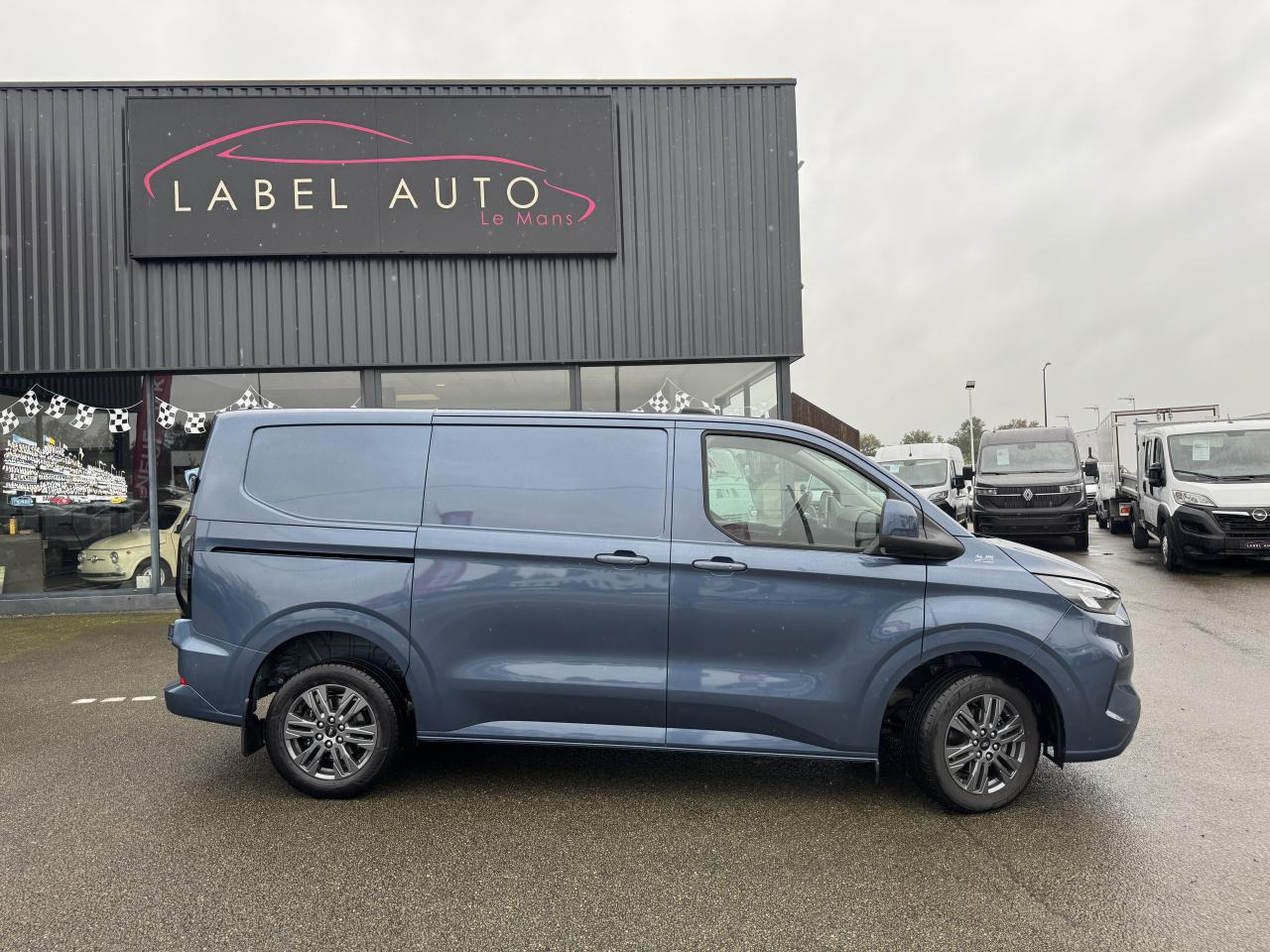 Fourgon utilitaire FORD Transit Custom 2.0 EcoBlue 170 ch BVA Fourgon 320 L1H1 Limited: photos 8