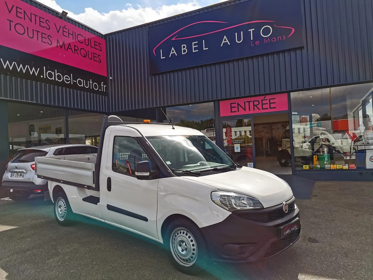 Fourgon plateau Fiat Doblo Cargo WORK UP MAXI 1.6 MULTIJET 105CH PRO LOUNGE: photos 1
