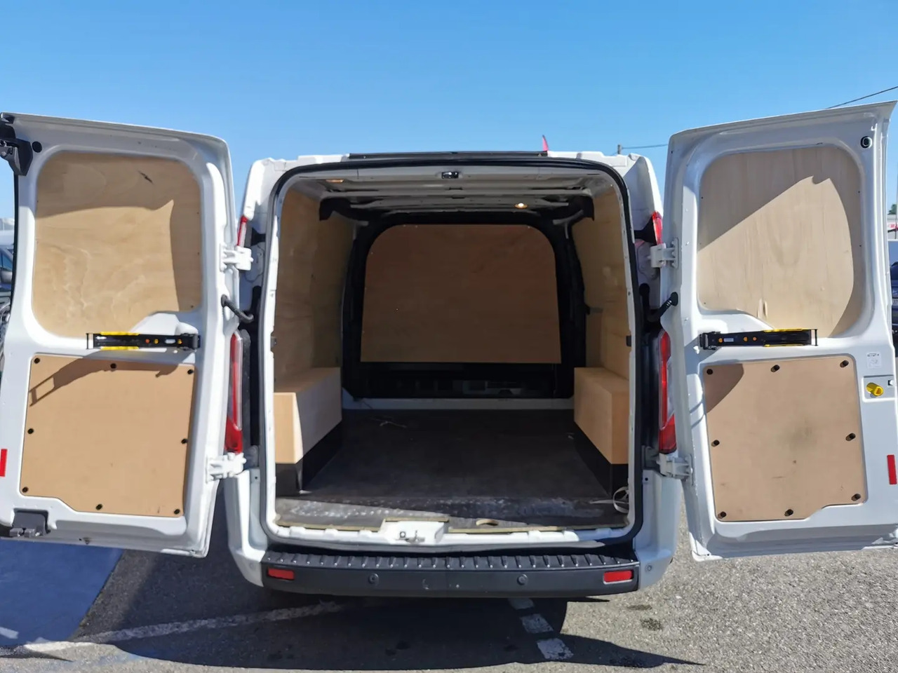 Ford Transit Custom 280 L1H1 2.0 ECOBLUE 130 S&S TREND BUSINESS BVA6 - Fourgon utilitaire: photos 3 Ford Transit Custom 280 L1H1 2.0 ECOBLUE 130 S&S TREND BUSINESS BVA6 - Fourgon utilitaire: photos 3
