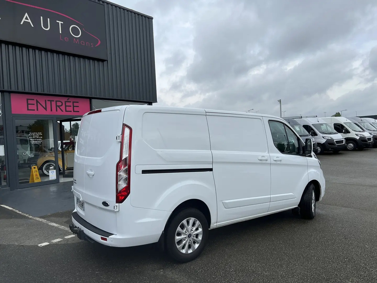 Ford Transit Custom 300 L1H1 2.0 ECOBLUE 130 S&S LIMITED BVA6 - Fourgon utilitaire: photos 4 Ford Transit Custom 300 L1H1 2.0 ECOBLUE 130 S&S LIMITED BVA6 - Fourgon utilitaire: photos 4