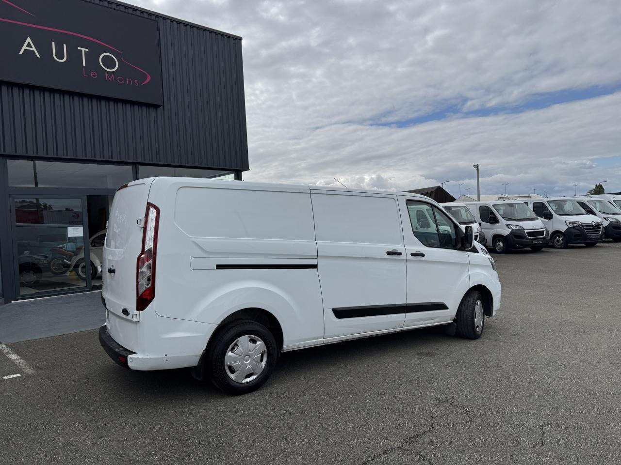 Ford Transit Custom 300 L2H1 2.0 ECOBLUE 130 HYBRID TREND BUSINESS - Fourgon utilitaire: photos 5 Ford Transit Custom 300 L2H1 2.0 ECOBLUE 130 HYBRID TREND BUSINESS - Fourgon utilitaire: photos 5