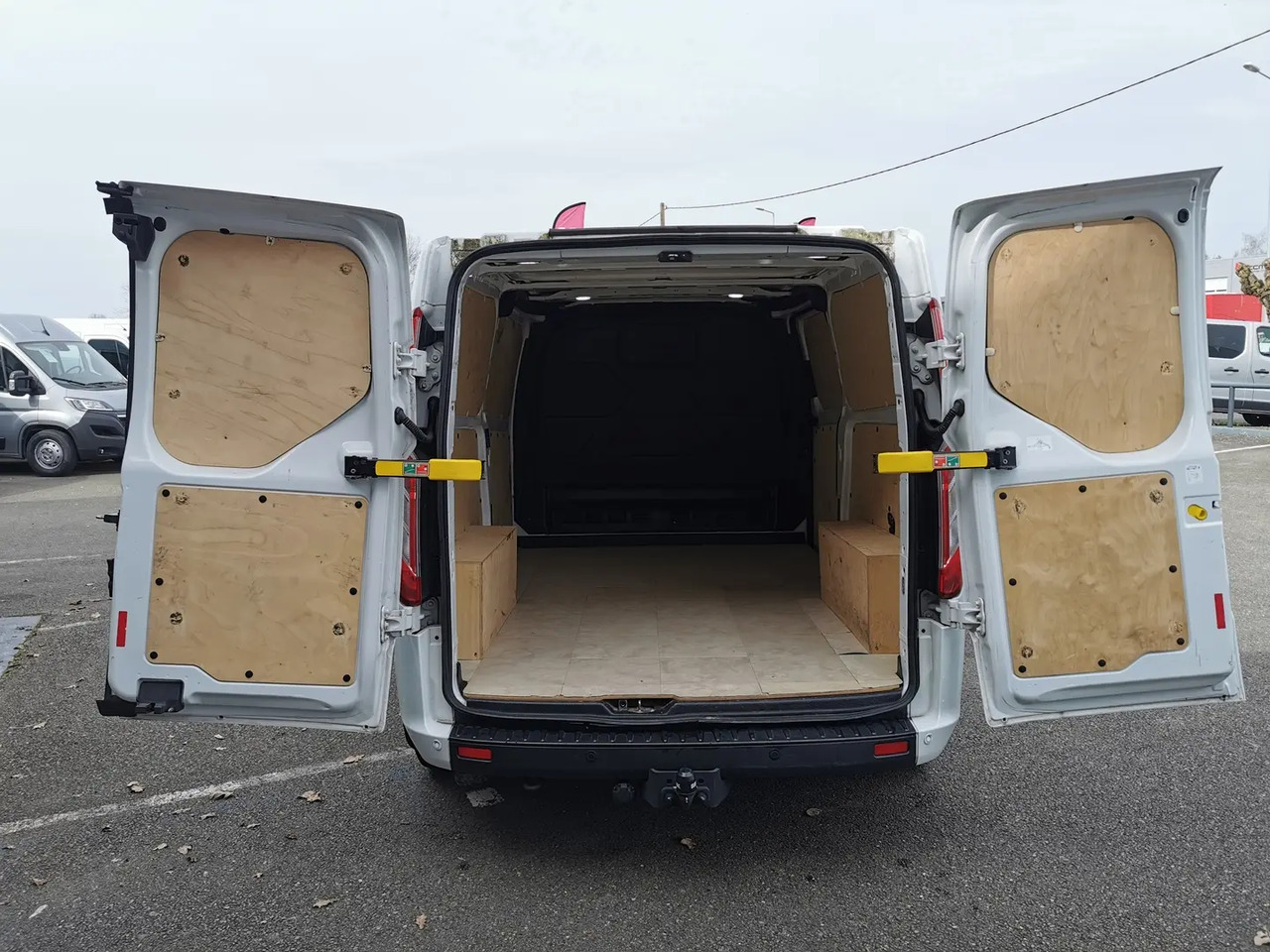 Ford Transit Custom 300 L2H1 2.0 ECOBLUE 130 TREND BUSINESS 7CV - Fourgon utilitaire: photos 3 Ford Transit Custom 300 L2H1 2.0 ECOBLUE 130 TREND BUSINESS 7CV - Fourgon utilitaire: photos 3