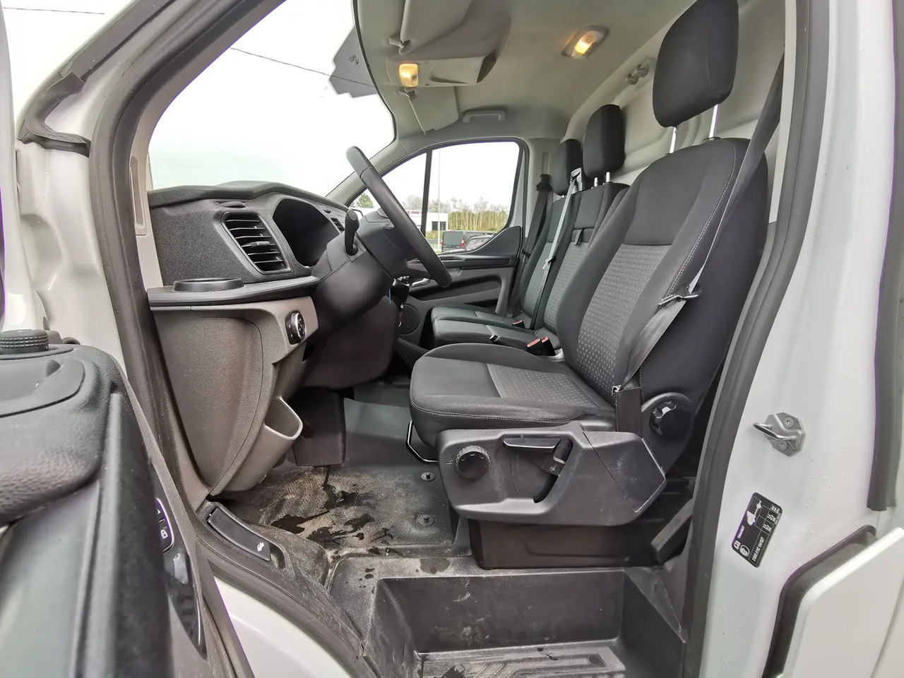 Ford Transit Custom 300 L2H1 2.0 ECOBLUE 130 TREND BUSINESS 7CV - Fourgon utilitaire: photos 5 Ford Transit Custom 300 L2H1 2.0 ECOBLUE 130 TREND BUSINESS 7CV - Fourgon utilitaire: photos 5