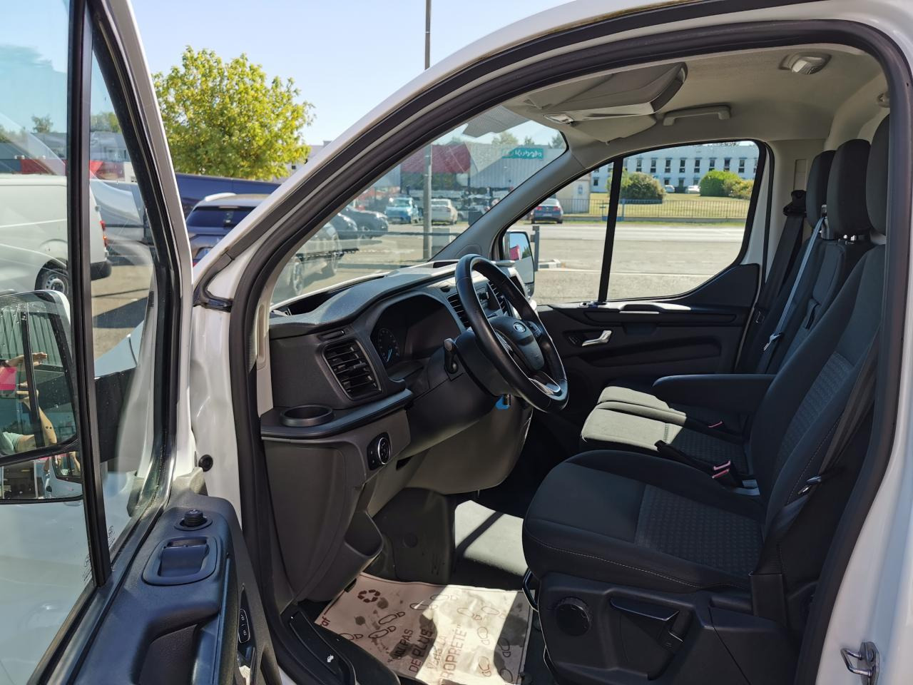 Ford Transit Custom FOURGON 130CH 300 L1H1 Trend Business - Fourgon utilitaire: photos 5 Ford Transit Custom FOURGON 130CH 300 L1H1 Trend Business - Fourgon utilitaire: photos 5